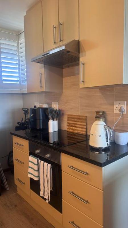 To Let 2 Bedroom Property for Rent in Pinelands Western Cape
